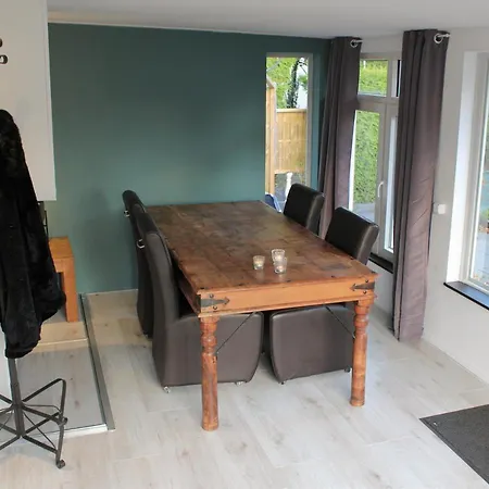 Dubbele Chalet Op Een Leuke Camping Aan Het Water Lathum